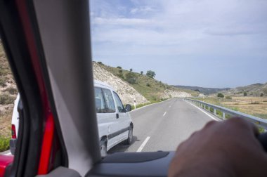 Yerel yol overtaken sürücü