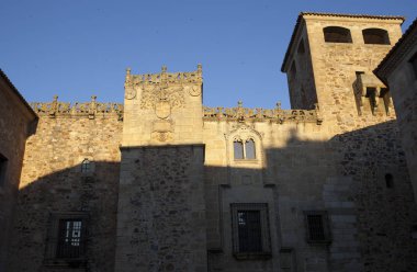 Gün batımında Golfines Sarayı