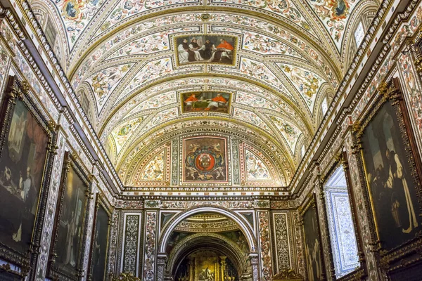 Plafond van Guadalupe Monastery sacristie en kapel van de Heilige Hiëronymus, — Stockfoto