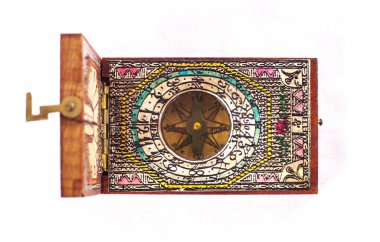 18. yüzyılın başlarında pusula ahşap kutusunda 