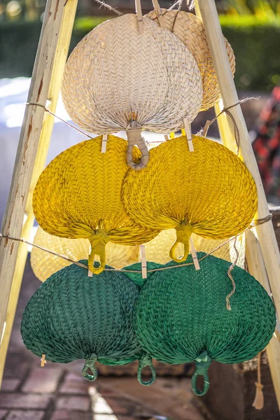 Setting of handheld fans for wedding guests — Stock Photo, Image