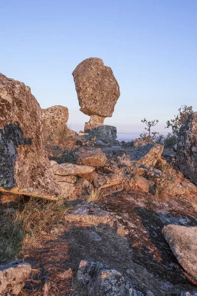 Montanchez μετατόπισης πέτρας ή El Cancho que se menea — Φωτογραφία Αρχείου