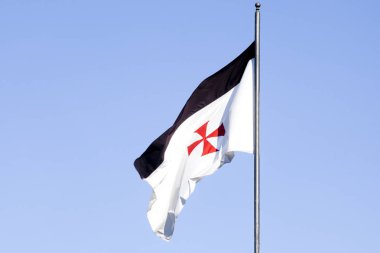 Mavi üzerinde dokuma Templar bayrak