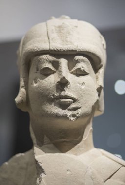 Porcuna, Jaen çift zırh ile İber savaşçı. Baş detay