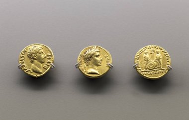 Augustus İmparator üç altın sikke