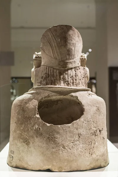 Lady of Elche bust. Back view with a hole — Stock Photo, Image