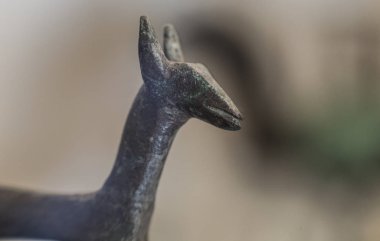 Bronz kapak tanıtıcıdan açık kahverengi şekilli Cancho Roano Tapınak