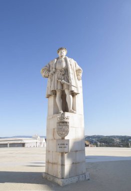 Coimbra Üniversitesi 'nde Kral Joao Iii' nin heykeli