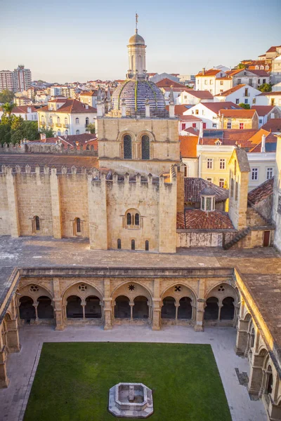 Klášter Santa Cruz pohled z pohledu, Coimbra, Portugalsko — Stock fotografie