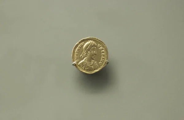 Moneda del emperador romano Honorio —  Fotos de Stock
