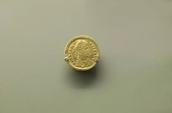 Romerska kejsare Honorius mynt — Stockfoto