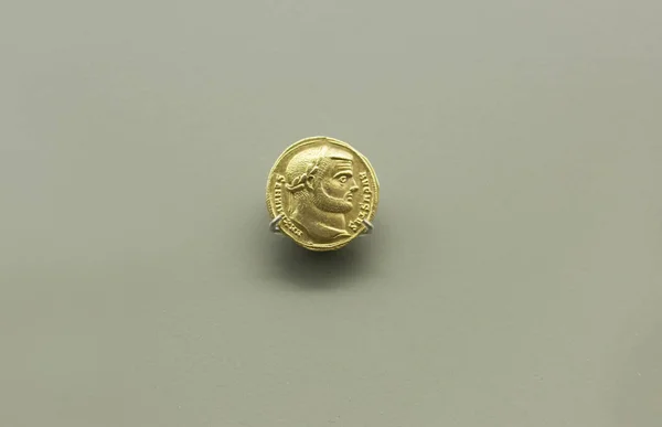 Moneda del emperador romano Maximiano — Foto de Stock