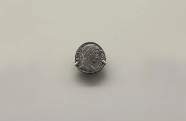 Romeinse Caesar Crispus munt — Stockfoto