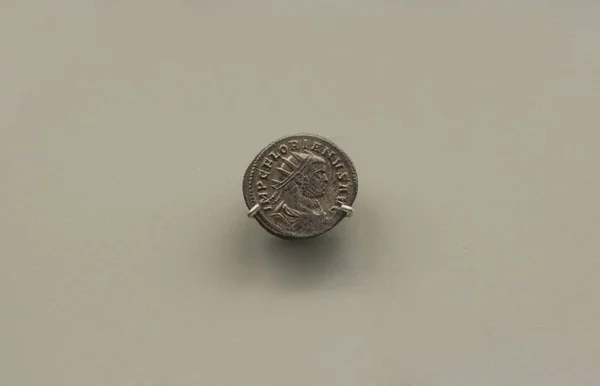 Bronzová mince římského císaře Floriána, 276 Ac — Stock fotografie