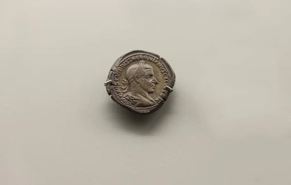 Jedna brązowa moneta Trebonianus Gallus Cesarza Rzymskiego 252 Ac — Zdjęcie stockowe