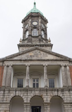 Dublin, İrlanda - 20 Şubat 2020: Dublin Şatosu, İrlanda Bedford Kulesi