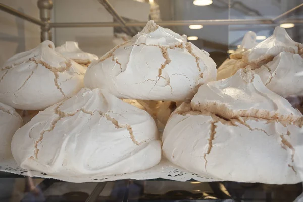 Portuguese Suspiros Pastries Displayed Shop Traditional Dessert Commonly Known Meringues — Stock Photo, Image