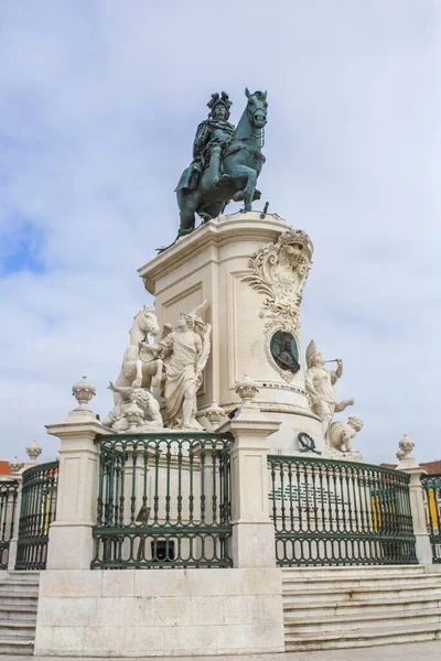 リスボン ポルトガル 2020年2月2日 プラザ コメルシオにあるジョセフ1世の騎馬像 1775年ジョアキム マチャド カストロによって彫刻 — ストック写真