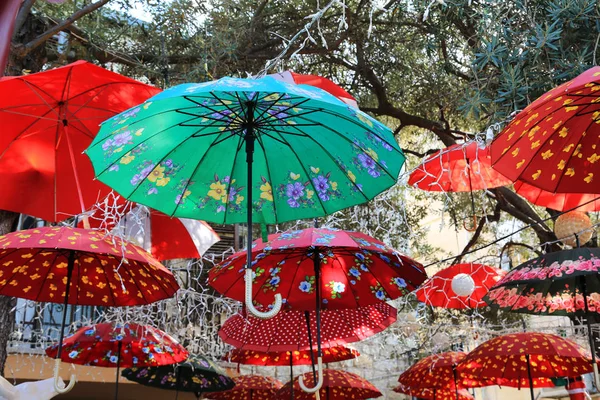 On the street there is a festive mood for the Christmas holiday — Stock Photo, Image