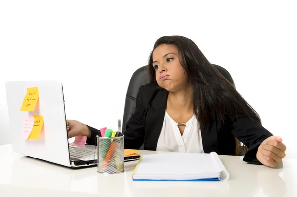 Attractive hispanic businesswoman or secretary suffering breakdown and headache in stress at office — Stockfoto