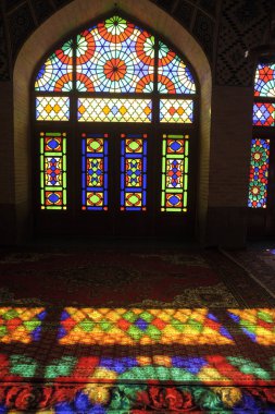 Şiraz Iran Gowad-e-Araban ilçe cam cephe adlı Farsça Nasır-ol-Molk Camii veya pembe cami geleneksel Camii 