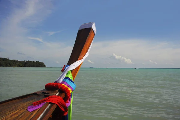 Marine landscape view from long tail boat at Krabi province Koh Phi Phi island in Thailand South Asia — Stock Photo, Image