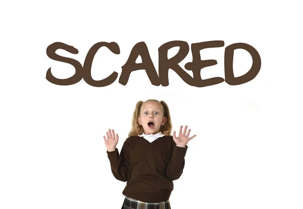 Vocabulário de língua inglesa aprendendo cartão escolar com a palavra assustada e estudante — Fotografia de Stock