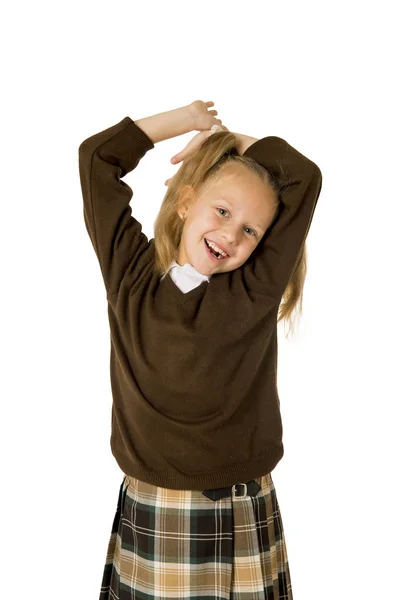 Pigtails ve üniforma mutlu ve heyecanlı eğleniyor gülümseyen genç güzel mutlu kız öğrenci — Stok fotoğraf