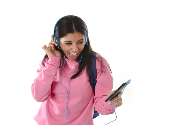 Fiatal nő vagy egyetemista lány mozgatható telefon hallgató-hoz zene fejhallgató, éneklés és a tánc — Stock Fotó