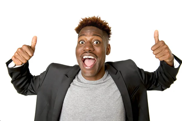 Joven amistoso y feliz afro americano hombre sonriendo emocionado y posando fresco y alegre aislado —  Fotos de Stock