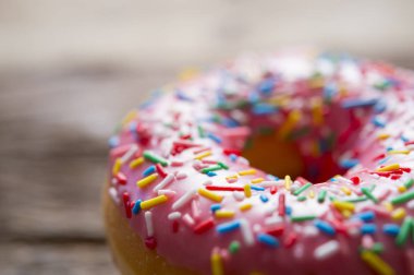 sağlıksız ama lezzetli tatlı şeker çörek kek yaşam tarzı beslenme sağlık hizmetlerinde vintage ahşap tablo