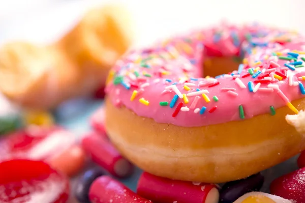 Unhealthy but delicious group of sweet sugar donut cakes and lot — Stock Photo, Image