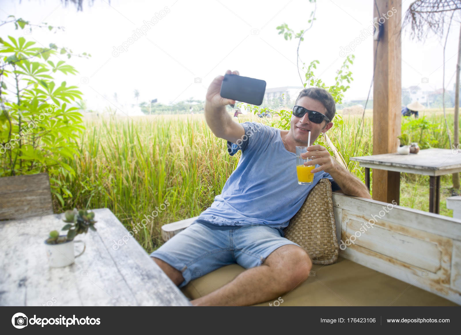 Jeune Séduisantes De 30 Ans Homme De Race Blanche Sourire - 