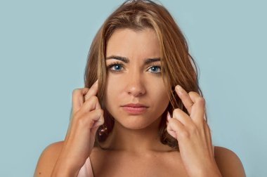 mavi gözlü cro ile batıl güzel ve tatlı sarışın kadın