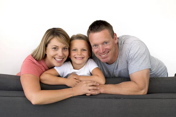 Young beautiful and happy Caucasian couple with mother and fathe — Stock Photo, Image