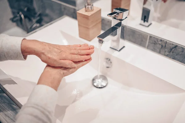 Hand Washing Lather Liquid Soap Rubbing Wrists Handwash Step Senior — Stock Photo, Image