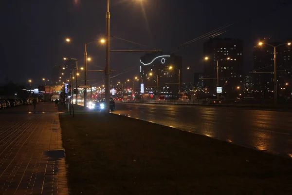 Straße Oder Allee Der Stadt Bei Nächtlichen Lichtern — Stockfoto