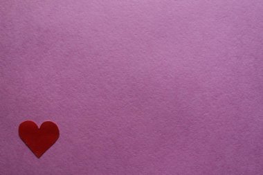 Pembe ya da fuşya arkaplanda kırmızı kalpler