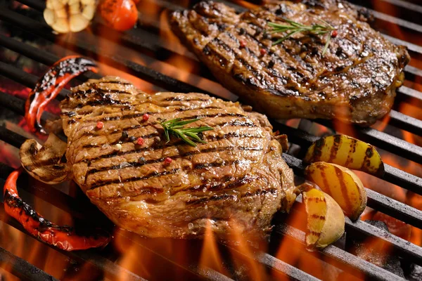 Alevli ızgara sebzeli ızgara domuz biftek