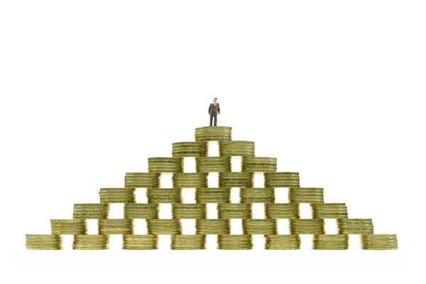 Миниатюрный Бизнесмен Стоящий Вершине Монеты Белом Фоне Деньги Финансовые Концепции — стоковое фото