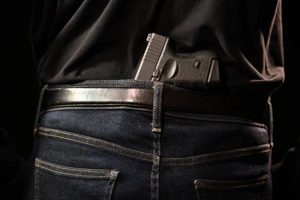 Hombre Que Oculta Arma Detrás Espalda — Foto de Stock