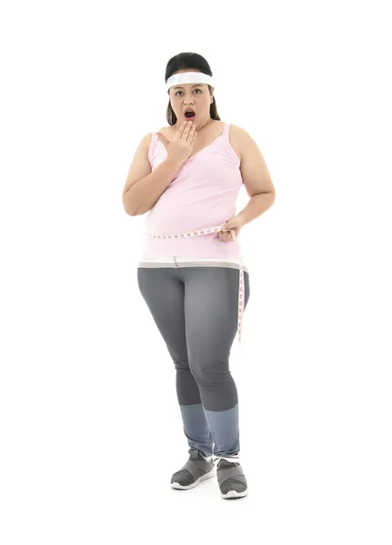 Nadváha Asijské Žena Měření Její Pas Tuk Břicho Izolované Bílém — Stock fotografie