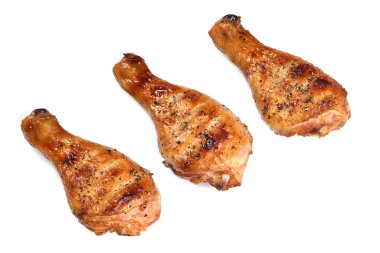Izgara bbq tavuk bacağı beyaz arka planda izole