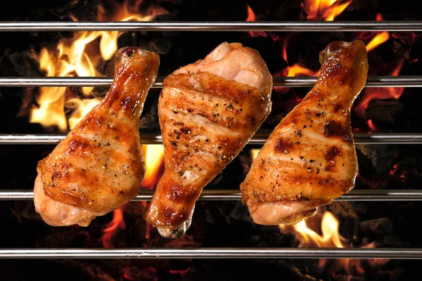 불타는 Bbq 닭고기 — 스톡 사진