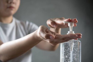 Dezenfeksiyon için el yıkama jeli ve CORONAVIRUS (COVID-19) ve diğer hastalıklara karşı koruma