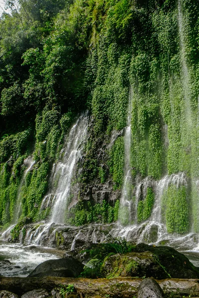 美しい景観の滝 — ストック写真