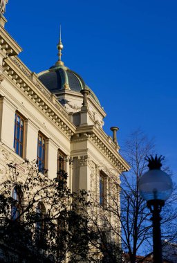 Prag 'daki Ulusal Müze yeniden yapılanma, yeni görünüş, yan bakış