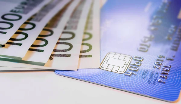 Банкноты Кредитные Карты Евро Столе — стоковое фото