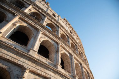Roma, İtalya 'daki eski kolezyumun ayrıntılı görünümü.