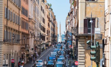 Roma, İtalya - 5 Eylül 2019: Gündüz trafiği.